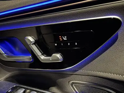 Photo 51 Mercedes EQE  300