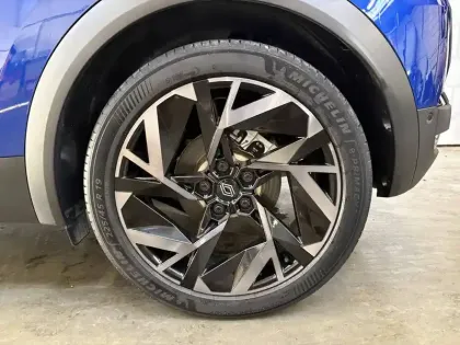 Photo 93 Renault Captur  E-Tech full hybrid 145 ch