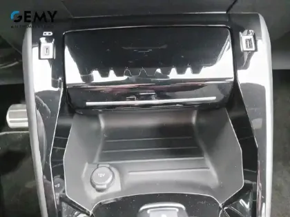 Photo 19 Peugeot 208  Electrique 50 kWh 136ch