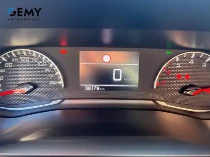 Photo 17 Peugeot 2008  PureTech 100 S&S BVM6