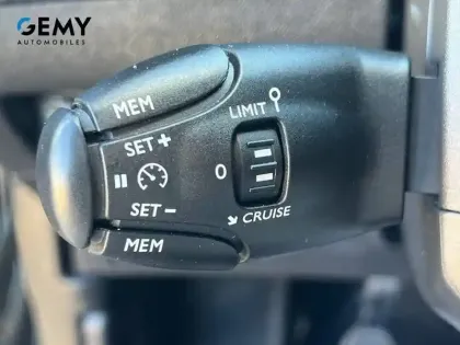 Photo 11 Peugeot 2008  PureTech 100 S&S BVM6