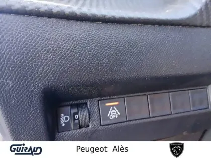Photo 58 Peugeot 208  PureTech 100 S&S BVM6