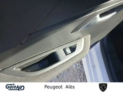 Photo 12 Peugeot 208  PureTech 100 S&S BVM6