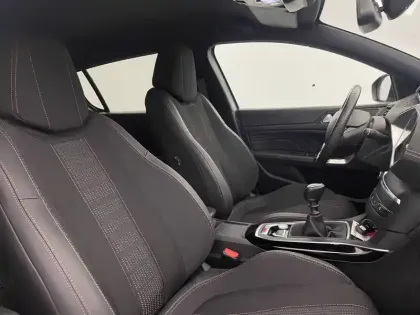 Photo 28 Peugeot 308  PureTech 130ch S&S BVM6