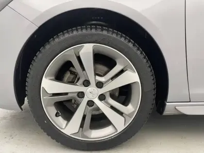 Photo 16 Peugeot 308  PureTech 130ch S&S BVM6