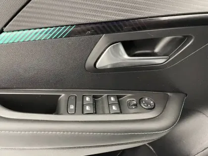 Photo 25 Peugeot 208  Electrique 50 kWh 136ch