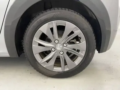 Photo 16 Peugeot 208  Electrique 50 kWh 136ch