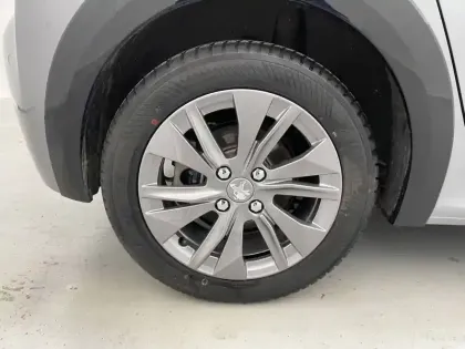 Photo 19 Peugeot 208  Electrique 50 kWh 136ch