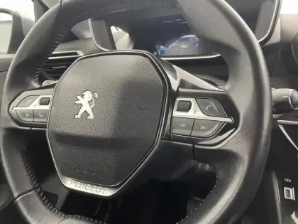 Photo 26 Peugeot 208  Electrique 50 kWh 136ch