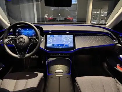 Photo 4 Mercedes Classe E  220 d 9G-Tronic