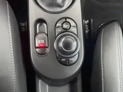 Photo 25 Mini Mini Hatch 3 Portes Cooper SE 184 ch