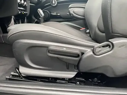 Photo 33 Mini Mini Hatch 3 Portes Cooper SE 184 ch