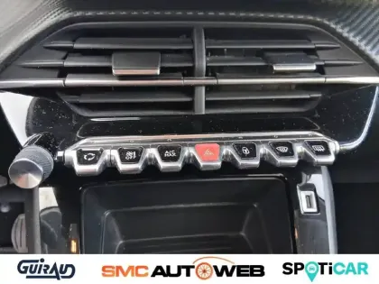 Photo 38 Peugeot 208  PureTech 100 S&S BVM6