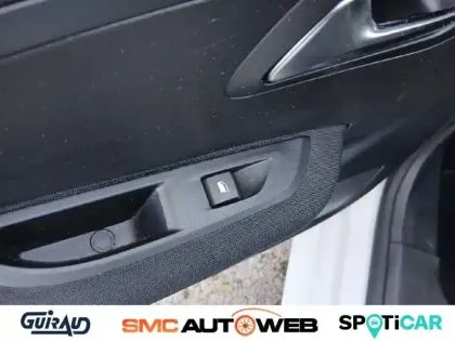 Photo 33 Peugeot 208  PureTech 100 S&S BVM6
