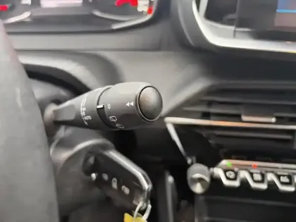 Photo 17 Peugeot 2008  BlueHDi 110 S&S BVM6 Active Pack