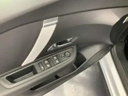 Photo 19 Citroën C4  Hybride 136 e-DCS6 Max