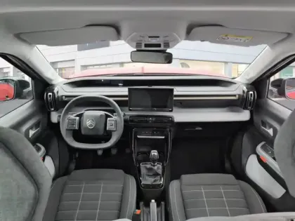 Photo 8 Citroën C3 Aircross  Turbo 100 BVM6 Plus