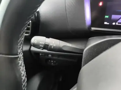 Photo 16 Citroën C4  PureTech 130 S&S BVM6 Shine