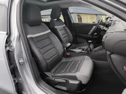 Photo 8 Citroën C4  PureTech 130 S&S BVM6 Shine