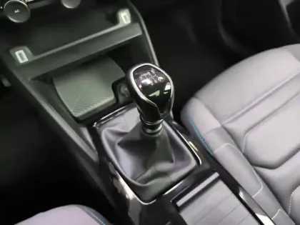 Photo 23 Citroën C4  PureTech 130 S&S BVM6 Shine