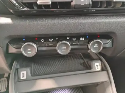 Photo 12 Citroën C4 Gén. III Ph1 Shine 5