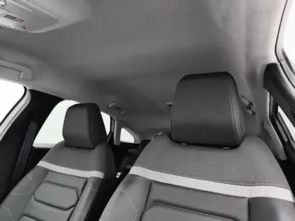 Photo 24 Citroën C4 e- 136 ch Automatique Shine