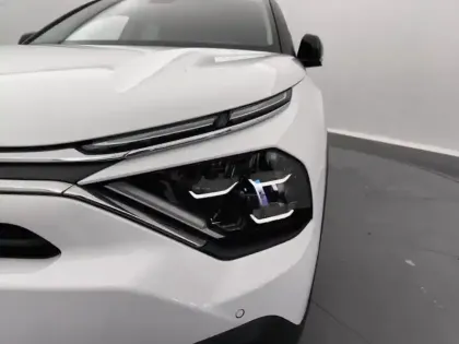 Photo 13 Citroën C4 e- 136 ch Automatique Shine