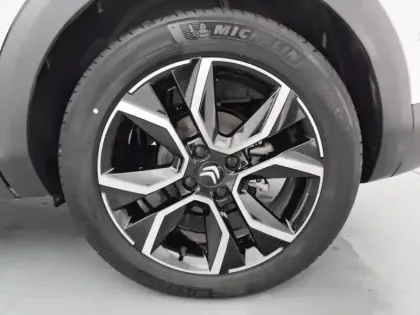 Photo 14 Citroën C4 e- 136 ch Automatique Shine