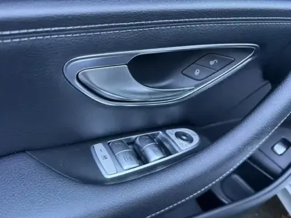 Photo 16 Mercedes Classe E Berline 350 d 4MATIC Fascination