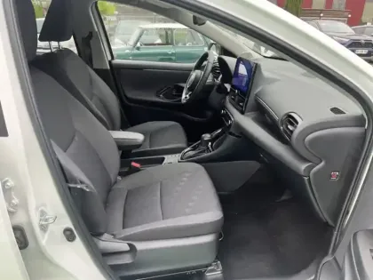 Photo 10 Toyota Yaris Hybride 116h Design MC24