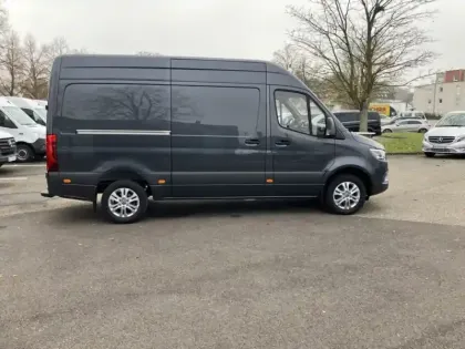 Photo 56 Mercedes Sprinter 319 CDI Fourgon V6 3.0L 190ch L2H2 12M3 49880€HT