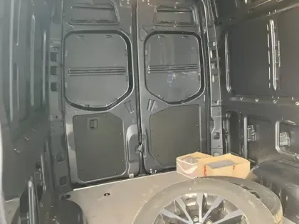 Photo 38 Mercedes Sprinter 319 CDI Fourgon V6 3.0L 190ch L2H2 12M3 49880€HT