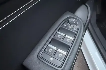 Photo 14 Renault Arkana TCe 140 EDC FAP - 21B Intens