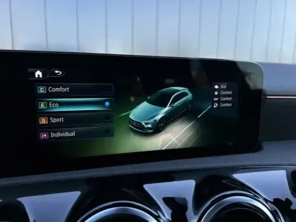 Photo 9 Mercedes Classe A 200 d AMG Line