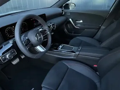 Photo 17 Mercedes Classe A 200 d AMG Line