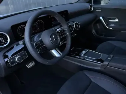 Photo 18 Mercedes Classe A 200 d AMG Line