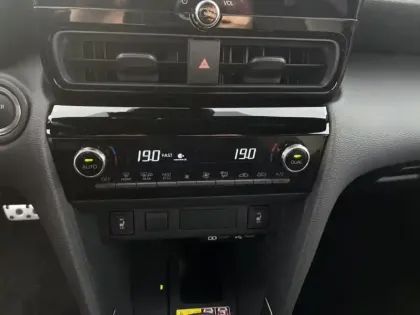 Photo 13 Toyota Yaris 1.5 HYBRID 130H GR SPORT AUTO 2W