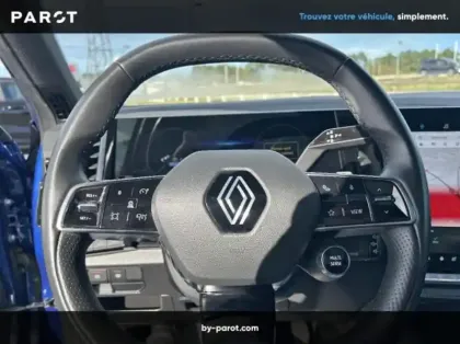 Photo 6 Renault Austral 1.2 E-Tech full hybrid 200ch Iconic- 24