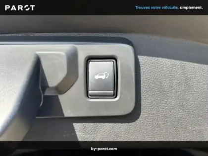 Photo 18 Renault Austral 1.2 E-Tech full hybrid 200ch Iconic- 24