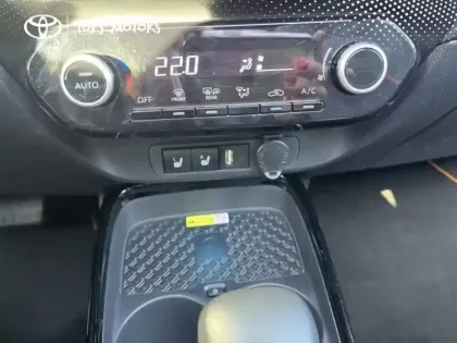 Photo 12 Toyota Aygo 1.0 VVT-i 72 Air Limited CVT