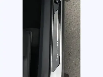 Photo 18 Toyota C-HR 1.8 Hybride 140 Design NG 14