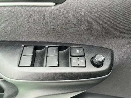 Photo 18 Toyota Yaris Hybride 116h Design MC24