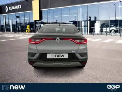 Photo 8 Renault Arkana E-Tech 145 Zen