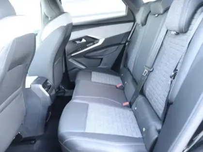 Photo 9 Peugeot 3008  1.2 Hybrid 136ch Allure e-DCS6