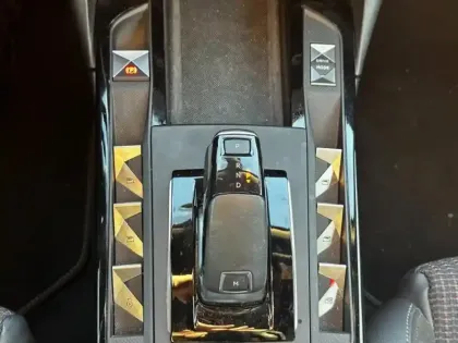 Photo 11 DS DS 3  Crossback PureTech 130ch Performance Line + Automatique 7cv