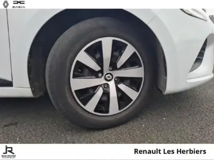 Photo 7 Renault Clio  1.6 E-Tech hybride 145ch Equilibre