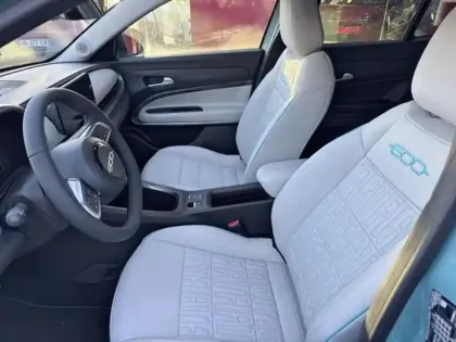 Photo 8 Fiat 600  e 156ch 54kWh La Prima