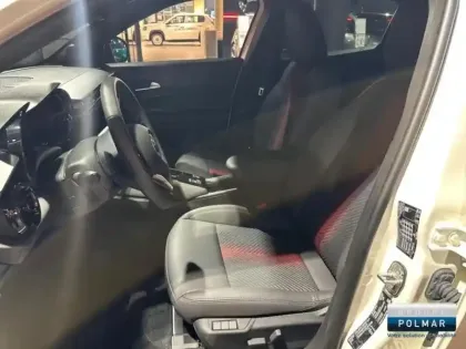 Photo 10 Alfa Romeo Junior  1.2 Ibrida 145ch Speciale e-DCT6