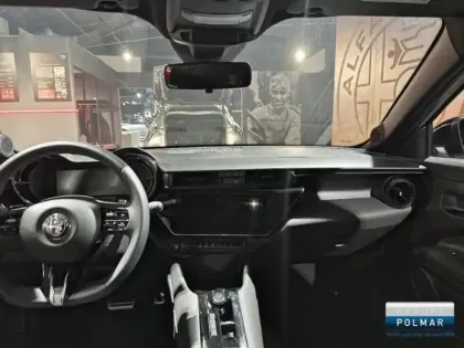 Photo 7 Alfa Romeo Junior  1.2 Ibrida 145ch Speciale e-DCT6