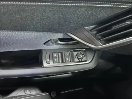 Photo 8 Opel Grandland  1.2 Turbo Hybrid 145ch GS e-DCT6 - 	Pack Techno